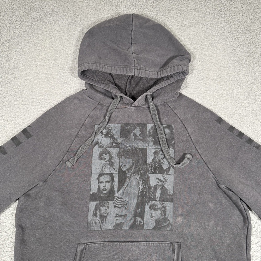 Taylor Swift Hoodie Womens Medium Black Oversized Pullover Sweatshirt Eras Logo - Picture 2 of 12